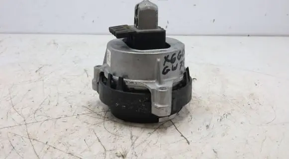 BMW X6 G06 Engine mounting bracket 8838908