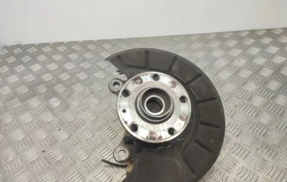 Volkswagen Caddy Front wheel hub