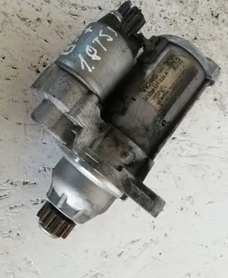 Volkswagen PASSAT B7 Starter motor 02M911024R