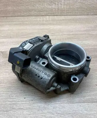 BMW 1 E81 E87 Throttle valve 7561067