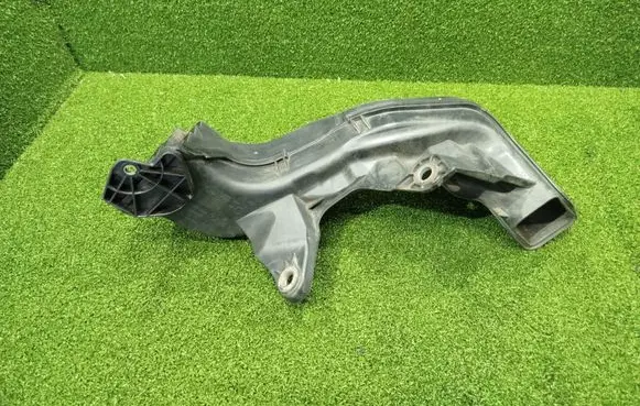 Renault Trafic III (X82) Air intake duct part 214757782R 93453523