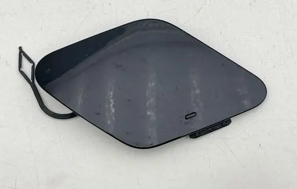 BMW 7 G70 Front tow hook cap/cover 15857711