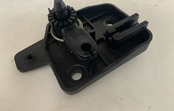 Audi Q7 4M Engine bonnet (hood) release handle 4M1823633C 4M1823633