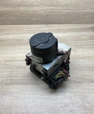 Volvo S70 V70 V70 XC ABS Pump 9140774 9140775