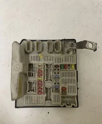 Renault Scenic II - Grand scenic II Fuse module 8200481866