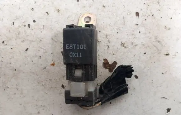 Mitsubishi Pajero Other relay E8T101 0X11