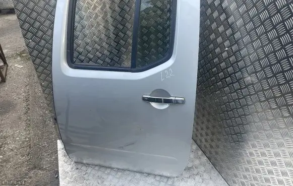 Nissan Navara Front door