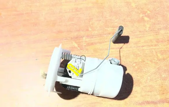 Peugeot 207 In-tank fuel pump 9647082680