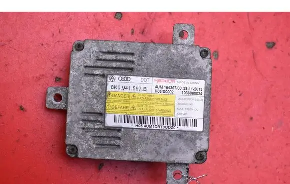 Volkswagen PASSAT CC Voltage converter/converter module 8K0941597B