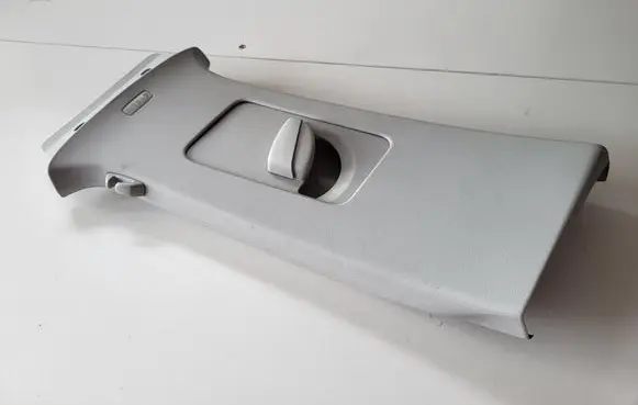 Volkswagen Tiguan Seat belt trim 