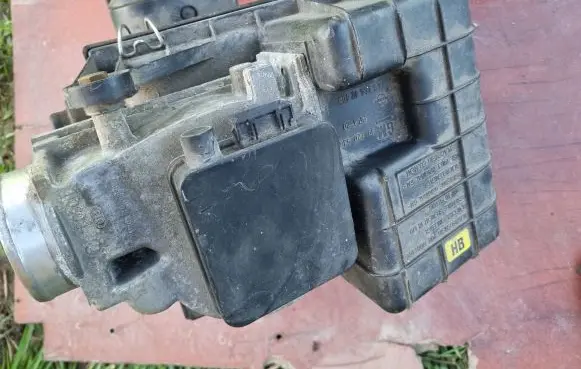 Opel Frontera A Air filter box