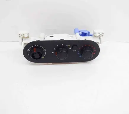 Opel Vivaro Interior fan control switch T1032614F E1093050