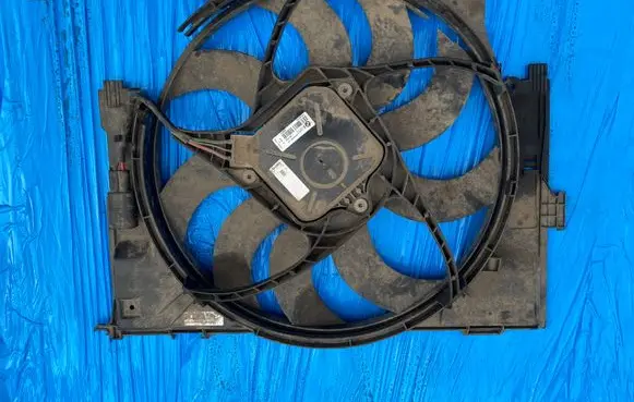 BMW 4 F36 Gran coupe Electric radiator cooling fan 8641946