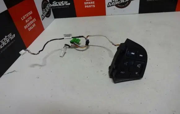 Volvo V70 Steering wheel buttons/switches 31334463
