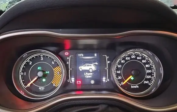 Jeep Cherokee Speedometer (instrument cluster) P68105885AG IMPRK1559736