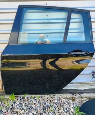 BMW 2 F46 Rear door 668