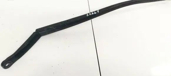Honda CR-V Front wiper blade arm