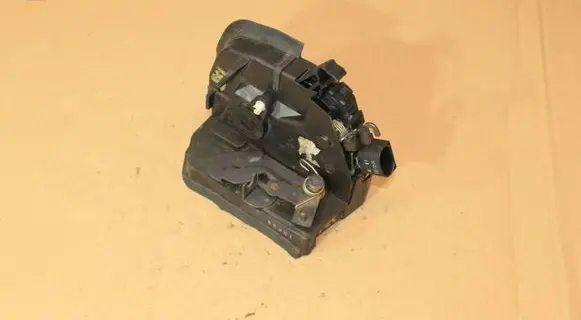 BMW X5 E53 Rear door lock 8402602