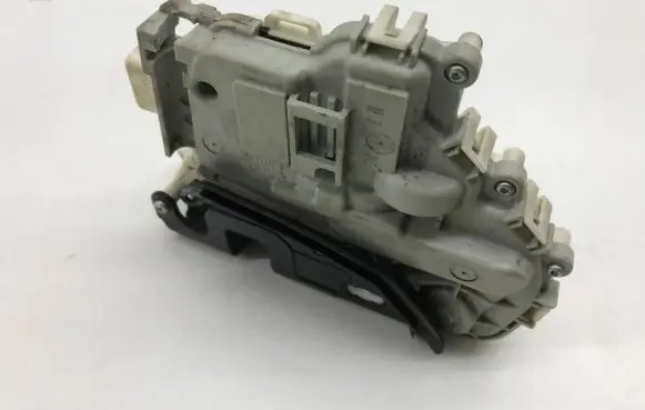 Audi A3 S3 8V Front door lock 8X2837016B
