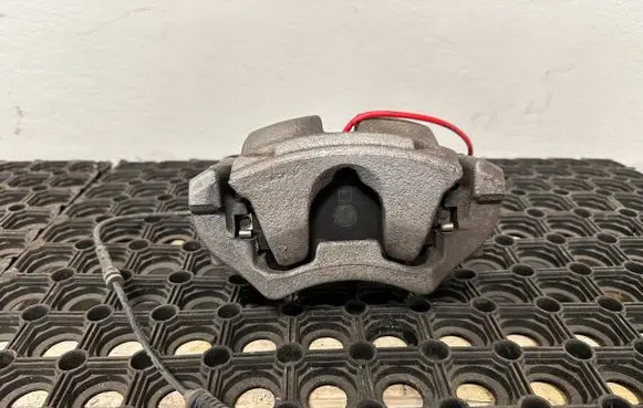 BMW 3 G20 G21 Front brake caliper 307X24