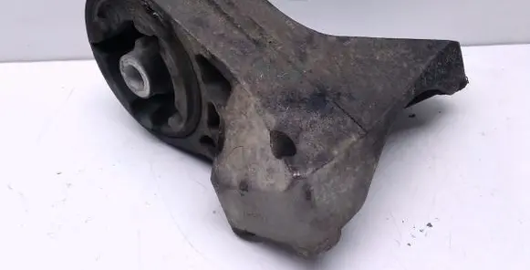 Opel Antara Engine mount bracket X04134