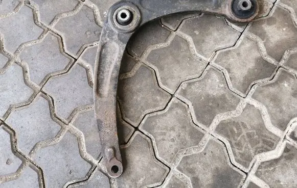 Citroen Berlingo Front lower control arm/wishbone