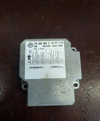 Volkswagen Touran I Airbag control unit/module 1T0909605C