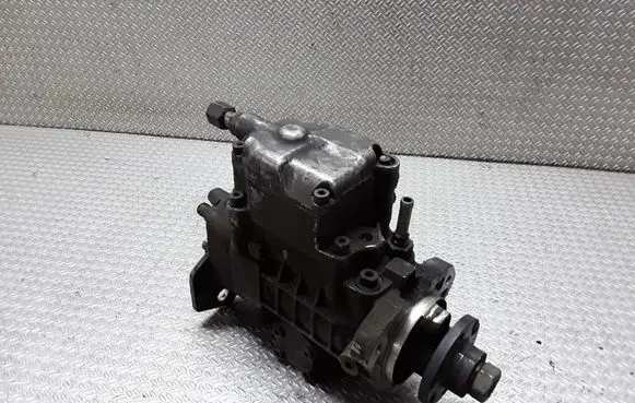 Skoda Octavia Mk1 (1U) Fuel injection high pressure pump 0460404977 038130107D