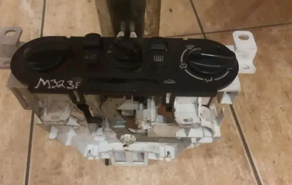 Mazda 323 F A set of switches 9117