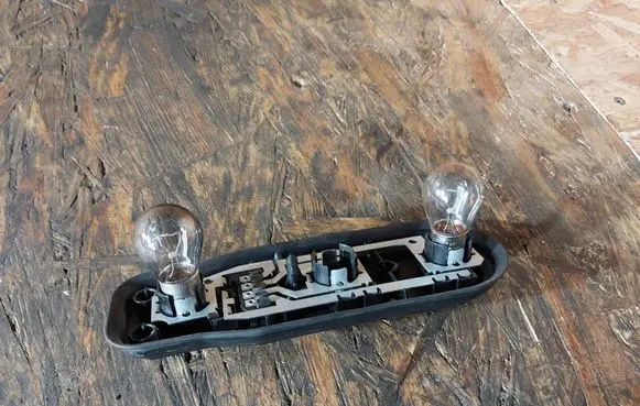BMW 5 E39 Tail light bulb cover holder 8371324
