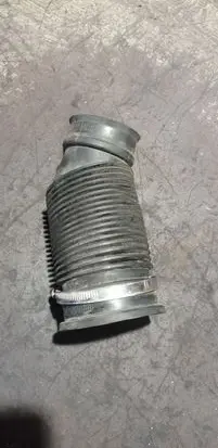 Opel Astra H Air intake duct part 55355563