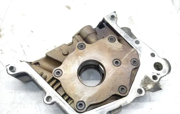 Ford Fiesta Oil pump 98MM6604B1A 6M5G6700BA SNJA