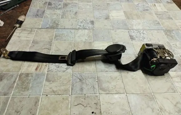 Audi A6 S6 C5 4B Front seatbelt 27213082