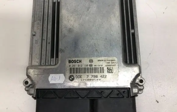 BMW 5 E60 E61 Engine control unit/module 7798422