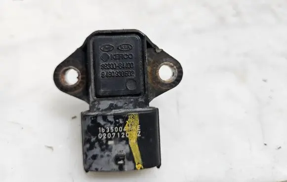 Hyundai i30 Airbag deployment crash/impact sensor 3930084400