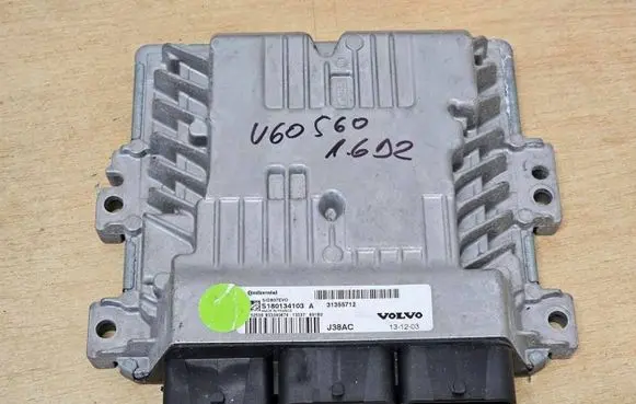 Volvo V60 Engine control unit/module 31355712