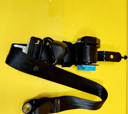 Chrysler Voyager Rear seatbelt 040813