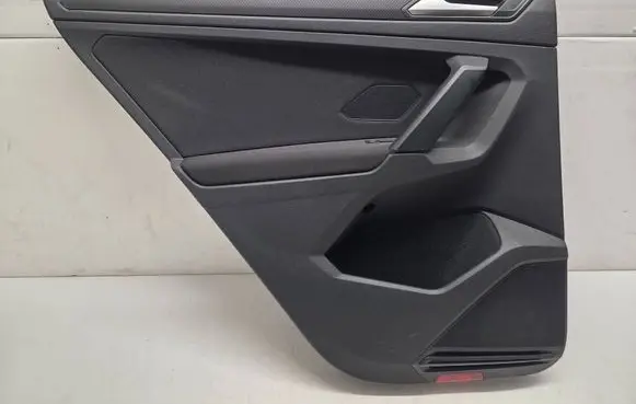 Volkswagen Tiguan Rear door card panel trim 5NA867211L TVJ0021899 5NA867211