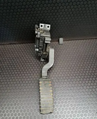 Renault Laguna II Accelerator throttle pedal 8200003392 6PV00811901