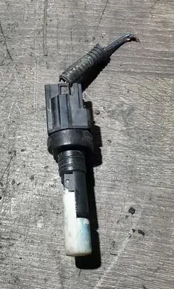 Volvo V70 Windshield washer fluid level sensor 72538