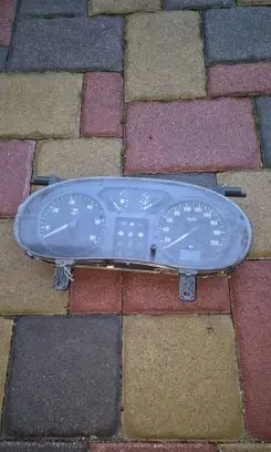 Speedometer (instrument cluster)