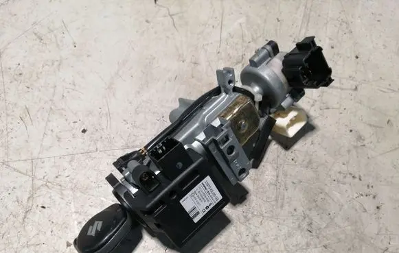Suzuki Swift I Ignition lock 3397062J00