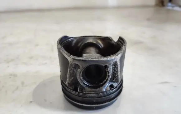 Opel Corsa D Piston 