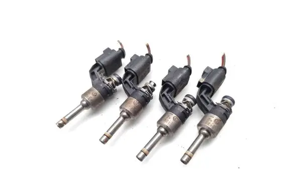 Volkswagen Golf Plus Fuel injectors set 03C906036M