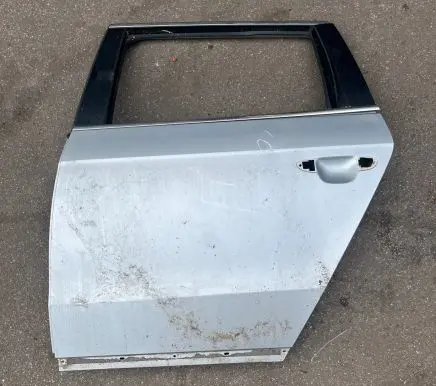 Volkswagen PASSAT B7 Rear door 3AF833311