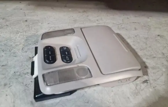Chrysler Pacifica Front seat light
