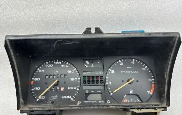 Volkswagen Golf II Speedometer (instrument cluster) 191919059L 191919033FB