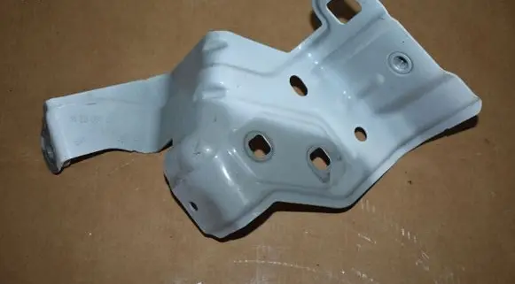 Mercedes-Benz GLB x247 Fender mounting bracket A24788002145555