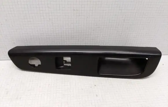 KIA Ceed Front door window switch trim 823511H110 1374728