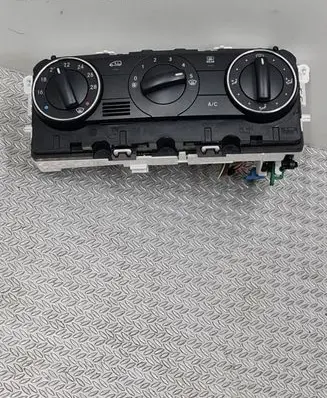 Mercedes-Benz B W245 Climate control unit A1698301585 69780008 0610061B0